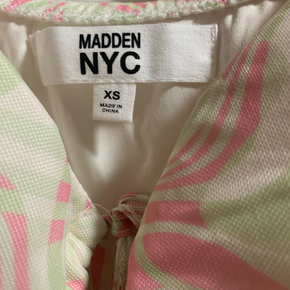 Madden NYC Women's Ruched Dress with Puff Sleeves - Picture 4 of 4